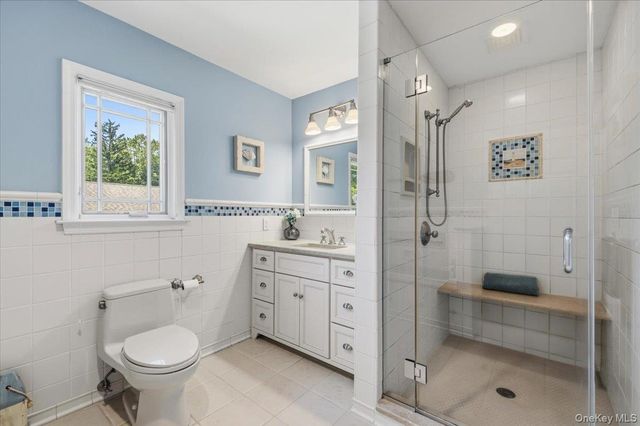 8 Lewis Lane, Port Washington, NY 11050