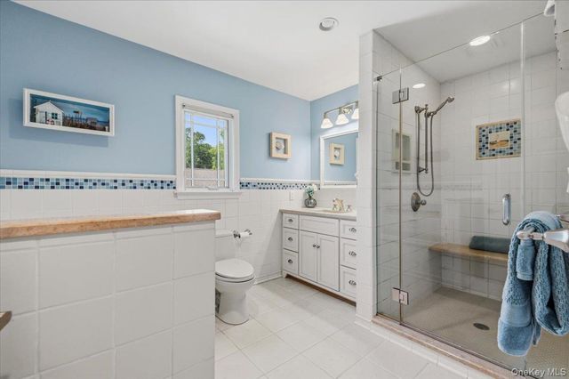 8 Lewis Lane, Port Washington, NY 11050