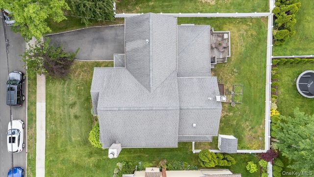 8 Lewis Lane, Port Washington, NY 11050
