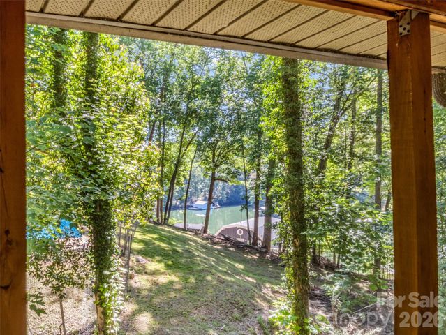1208 Forest Lake Heights Drive, Nebo, NC 28761