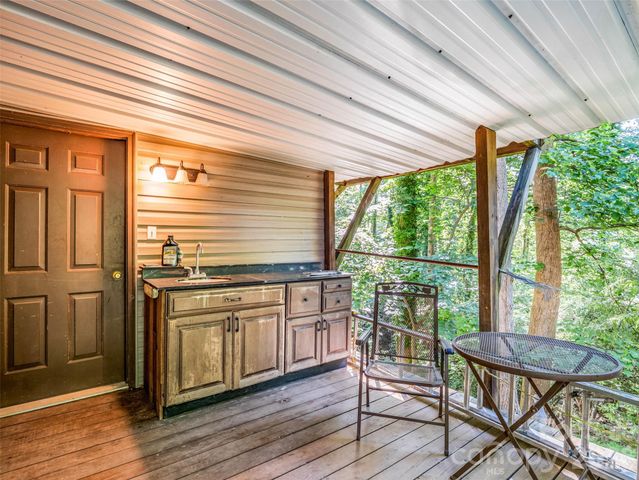 1208 Forest Lake Heights Drive, Nebo, NC 28761