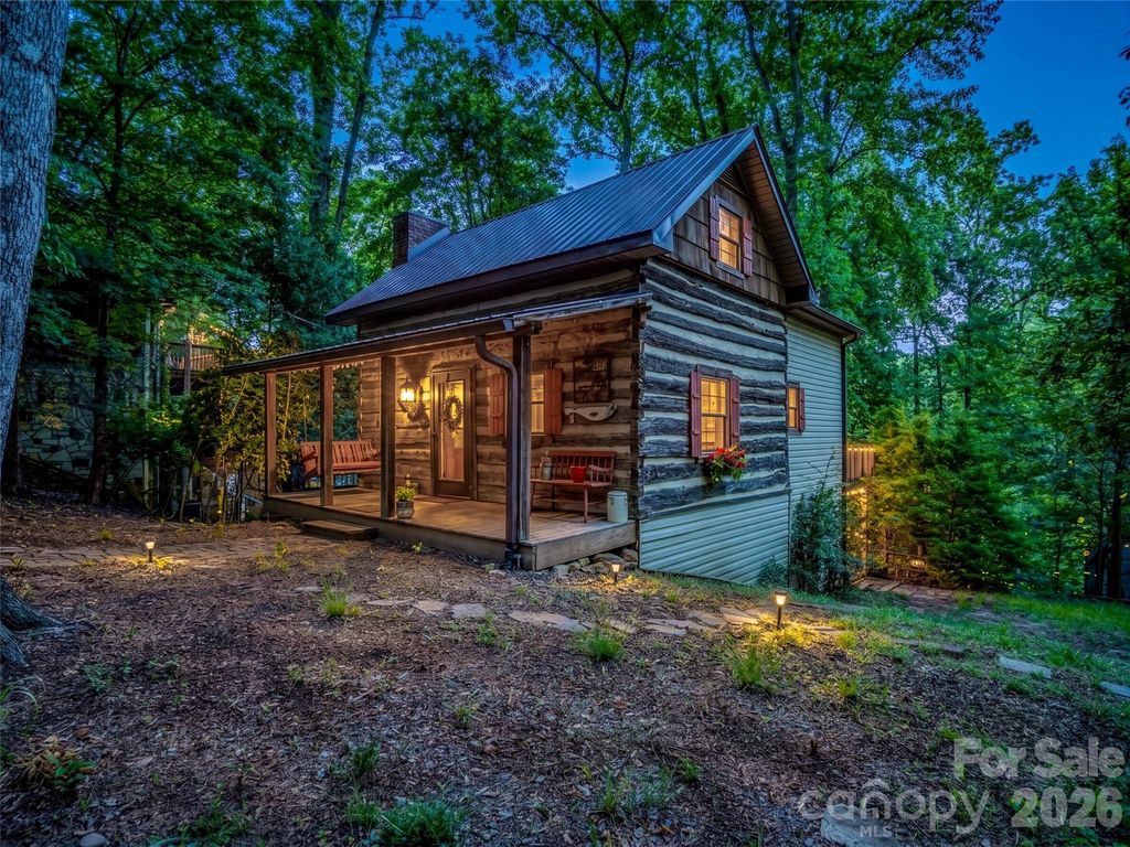 1208 Forest Lake Heights Drive, Nebo, NC 28761