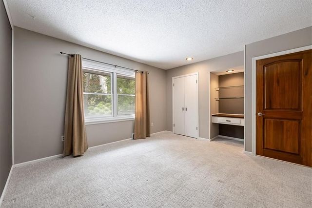 8800 Rosewood Drive, Prairie Village, KS 66207