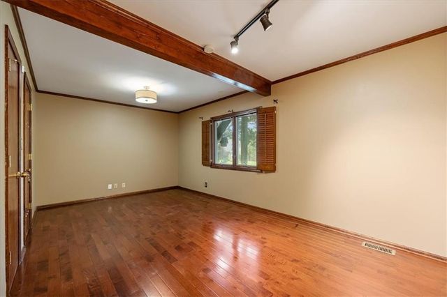 8800 Rosewood Drive, Prairie Village, KS 66207