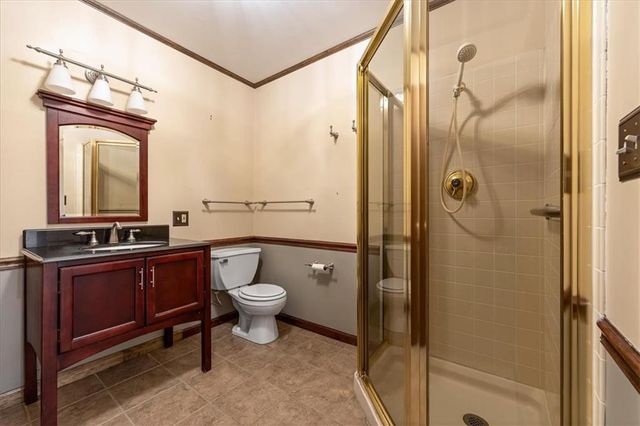 8800 Rosewood Drive, Prairie Village, KS 66207