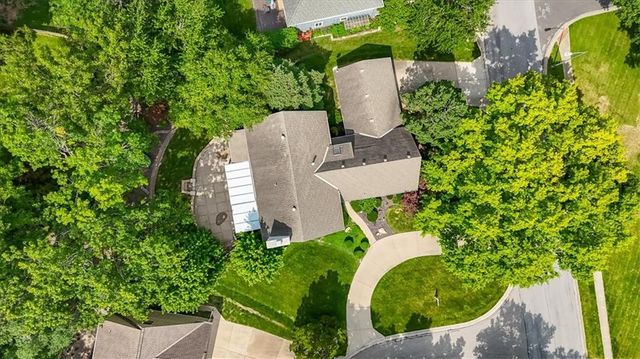 8800 Rosewood Drive, Prairie Village, KS 66207