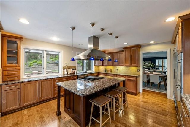 8800 Rosewood Drive, Prairie Village, KS 66207