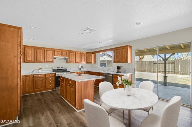 2116 Knollwood Court, Rosamond, CA 93560