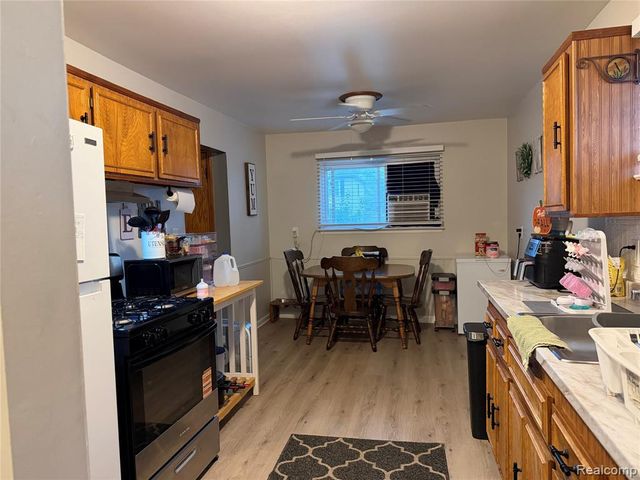 15549 Winston, Redford, MI 48239