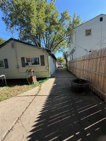 15549 Winston, Redford, MI 48239