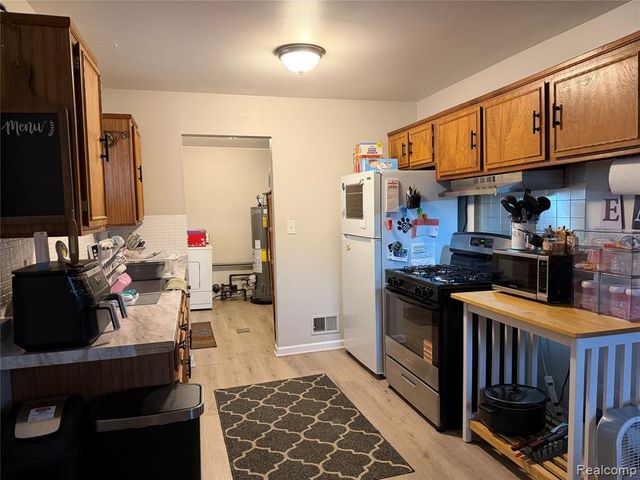 15549 Winston, Redford, MI 48239