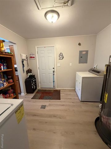 15549 Winston, Redford, MI 48239