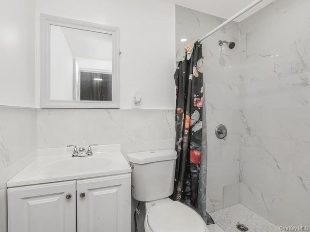 819 E 223rd Street, Bronx, NY 10466