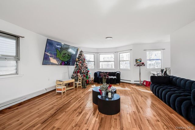 819 E 223rd Street, Bronx, NY 10466