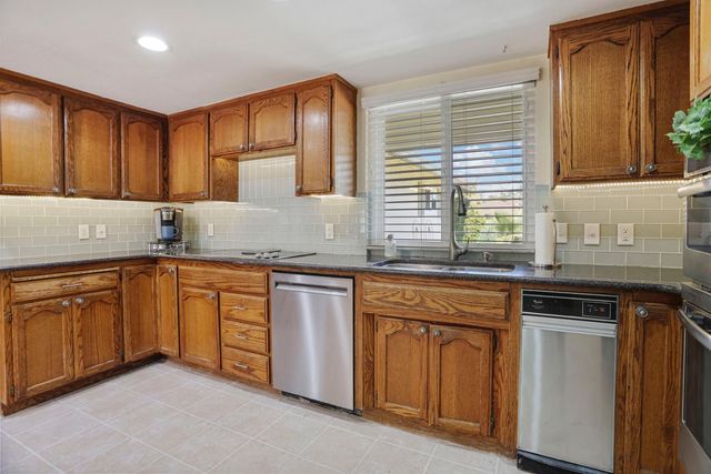 25 Wellington Way, Lodi, CA 95242
