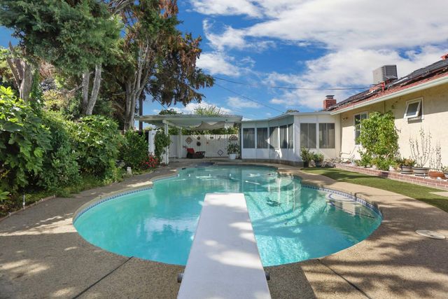 25 Wellington Way, Lodi, CA 95242