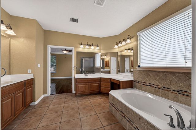 35 Gemsbuck Rise, San Antonio, TX 78258