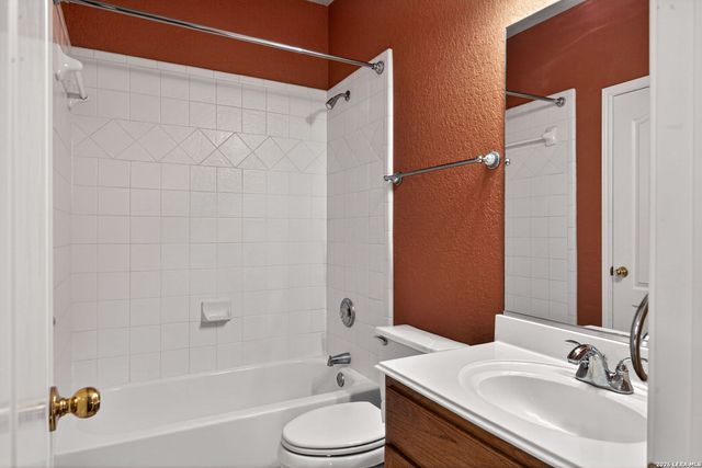 35 Gemsbuck Rise, San Antonio, TX 78258