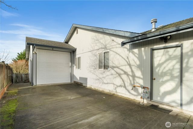 25915 202nd Avenue SE, Covington, WA 98042