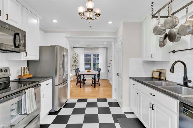 6288 Jones Creek DR, Gloucester, VA 23061