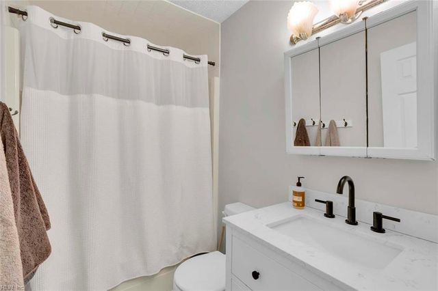 6288 Jones Creek DR, Gloucester, VA 23061