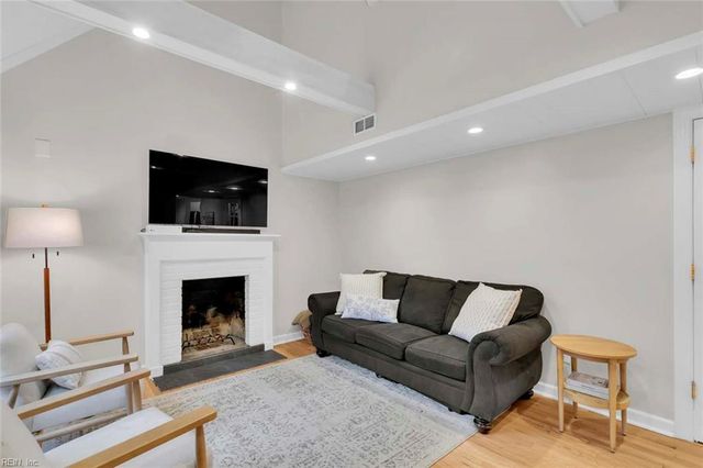 6288 Jones Creek DR, Gloucester, VA 23061