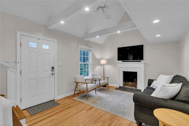 6288 Jones Creek DR, Gloucester, VA 23061