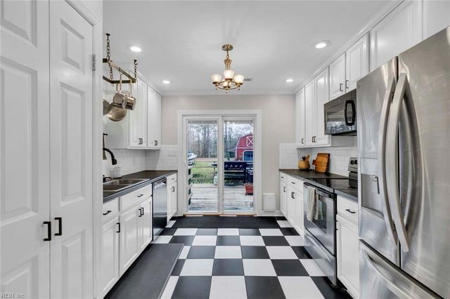 6288 Jones Creek DR, Gloucester, VA 23061