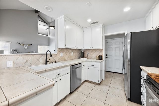 8000 Kroll Way 96, Bakersfield, CA 93311