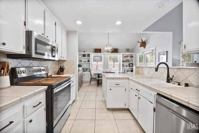 8000 Kroll Way 96, Bakersfield, CA 93311