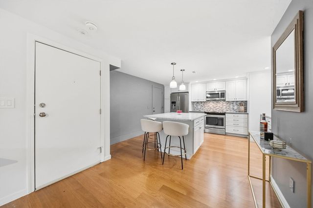 34 Washington Grn 6, Walpole, MA 02032