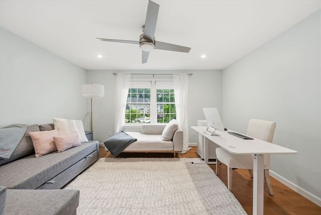 34 Washington Grn 6, Walpole, MA 02032