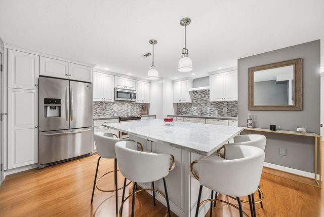 34 Washington Grn 6, Walpole, MA 02032