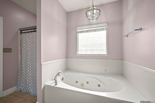 11364 Pleasant Knoll Dr, Denham Springs, LA 70726