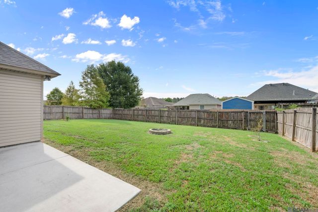 11364 Pleasant Knoll Dr, Denham Springs, LA 70726