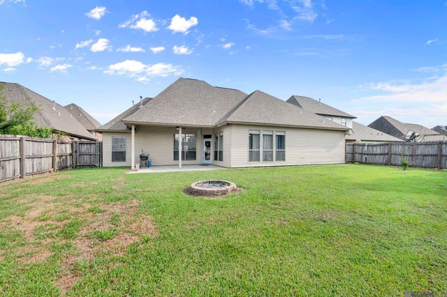 11364 Pleasant Knoll Dr, Denham Springs, LA 70726