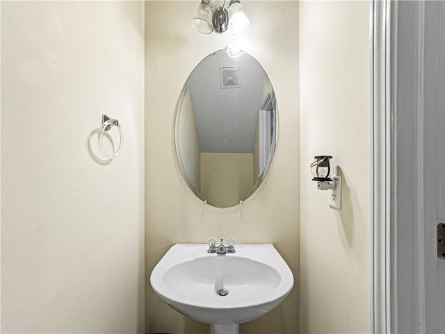 2523 Walden Lake Drive, Decatur, GA 30035