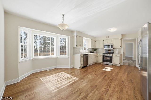 50 Pinewood Cres, Berkeley Heights Twp., NJ 07922