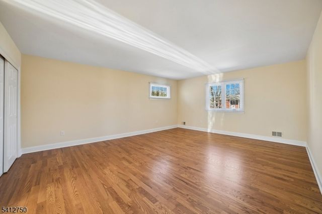 50 Pinewood Cres, Berkeley Heights Twp., NJ 07922