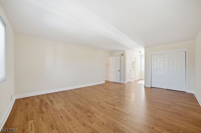 50 Pinewood Cres, Berkeley Heights Twp., NJ 07922