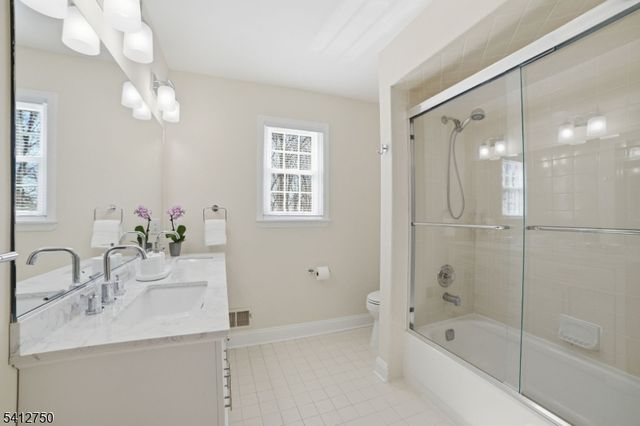 50 Pinewood Cres, Berkeley Heights Twp., NJ 07922