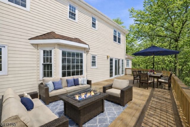 50 Pinewood Cres, Berkeley Heights Twp., NJ 07922