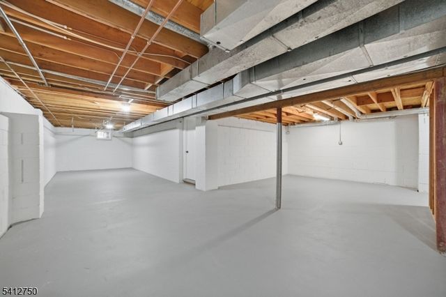 50 Pinewood Cres, Berkeley Heights Twp., NJ 07922