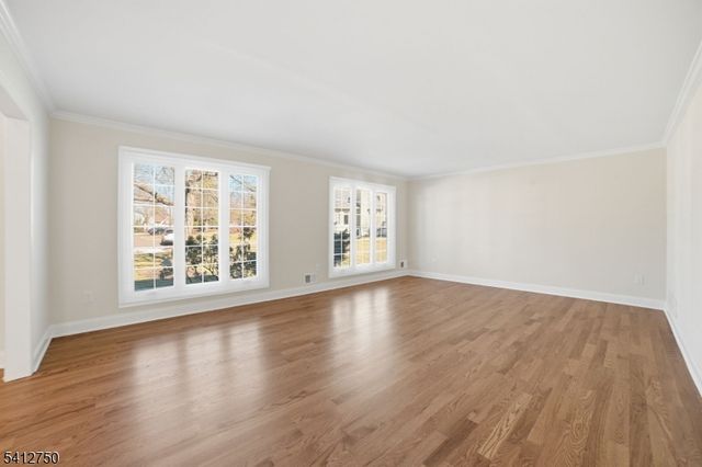 50 Pinewood Cres, Berkeley Heights Twp., NJ 07922