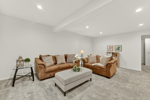 2945 Stonegate Court SW, Rochester, MN 55902