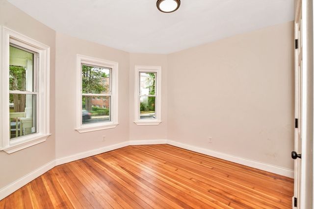 1420 River St 3, Boston, MA 02136