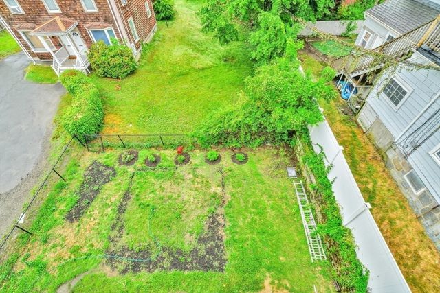 1420 River St 3, Boston, MA 02136