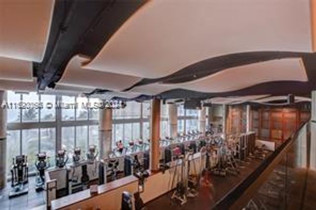 6801 Collins Ave 1215, Miami Beach, FL 33141