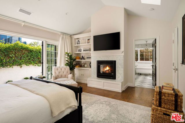 8906 Ashcroft Avenue, West Hollywood, CA 90048