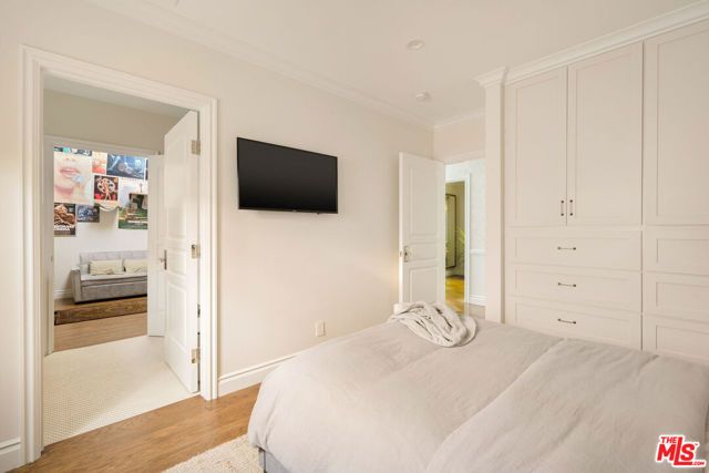 8906 Ashcroft Avenue, West Hollywood, CA 90048